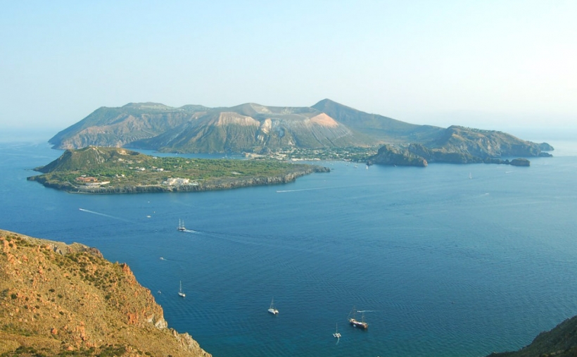 Vulcano_da_osservatorio_di_lipari