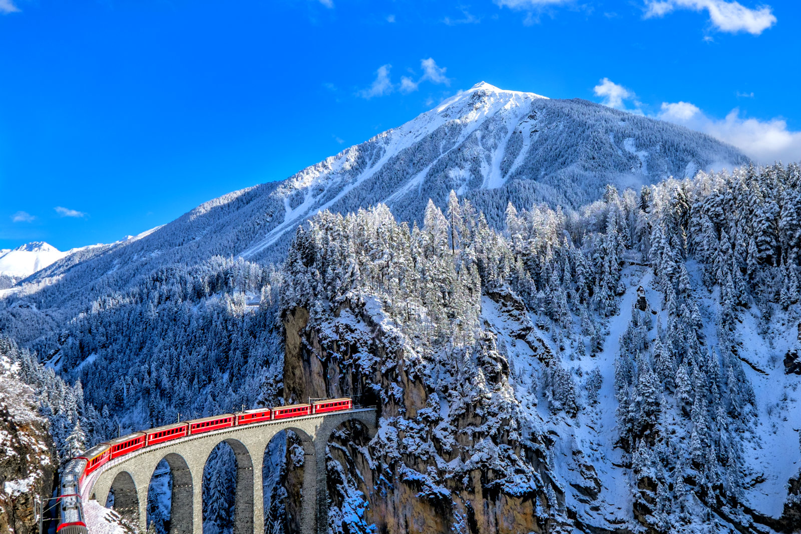 Mercatini Natale Livigno.Mercatini Di Natale Livigno St Moritz E Trenino Rosso Aprica Lombardia Dlt Viaggi