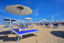 hotel cortina   rimini