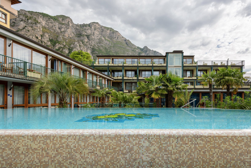 Alexander hotel   limone garda00