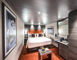 gr_yacht_club_interior_12