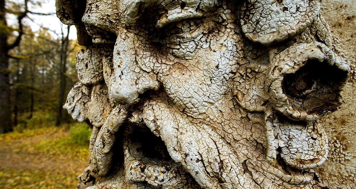 foliage in italia bosco sacro di bomarzo