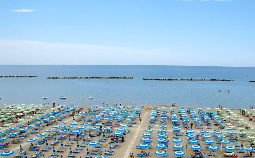 1 CRISVAN BEACH   BELLARIA