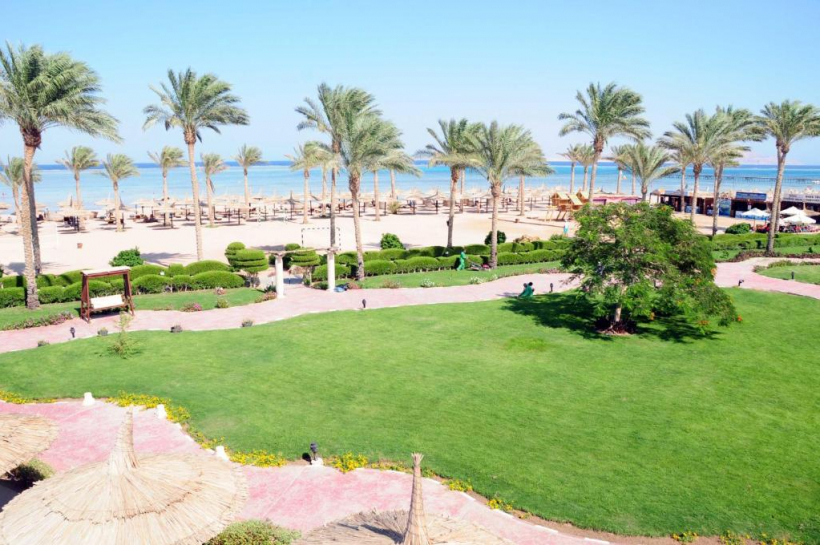 1 Sea Beach e Aquapark resort   Th Baobab