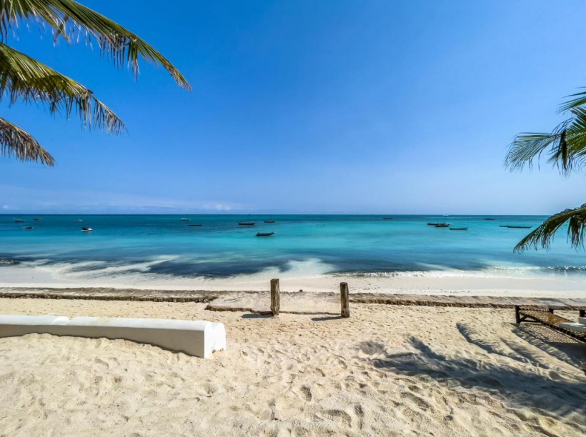 1 kibanda lodge beach & club   ZANZIBAR
